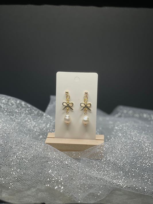 Bows Pearl Earrings